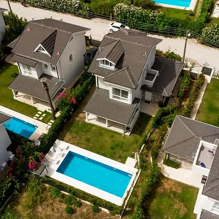 Nergis By Safiya Göcek